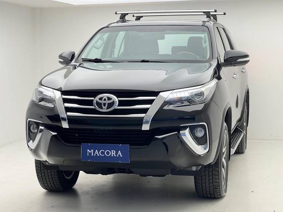 TOYOTA HILUX SW4 2.8 SRX 4X4 16V TURBO INTERCOOLER DIESEL 4P AUTOMÁTICO
